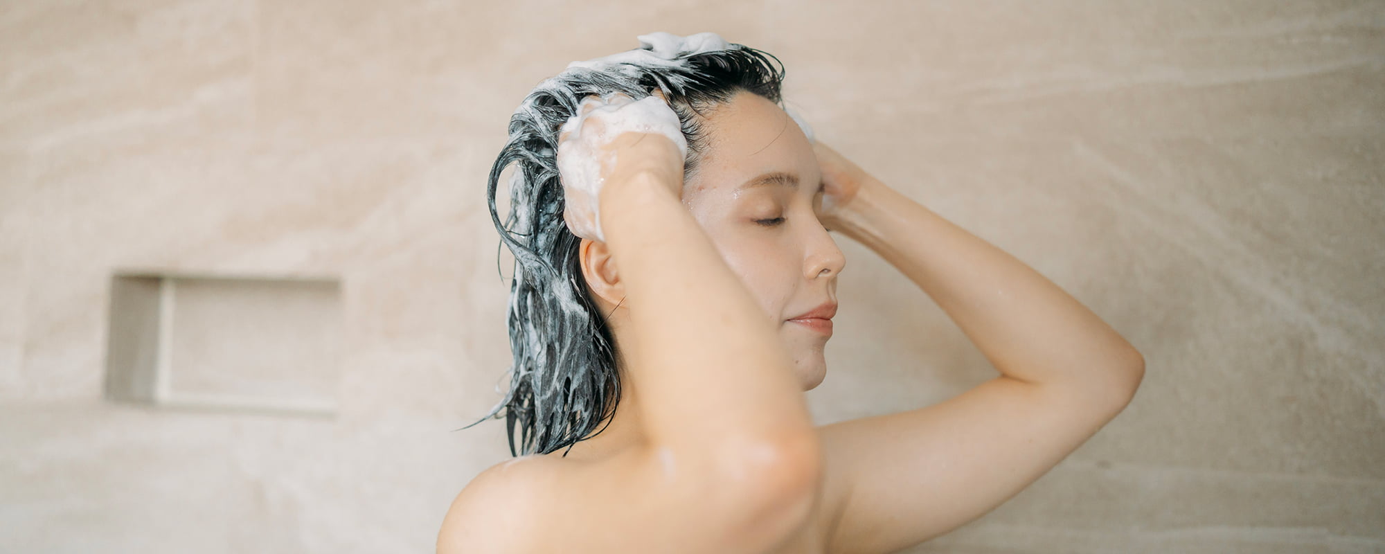 髪の正しい洗い方とは？美髪をかなえる5つの習慣とこだわりたいヘアケアアイテムを紹介