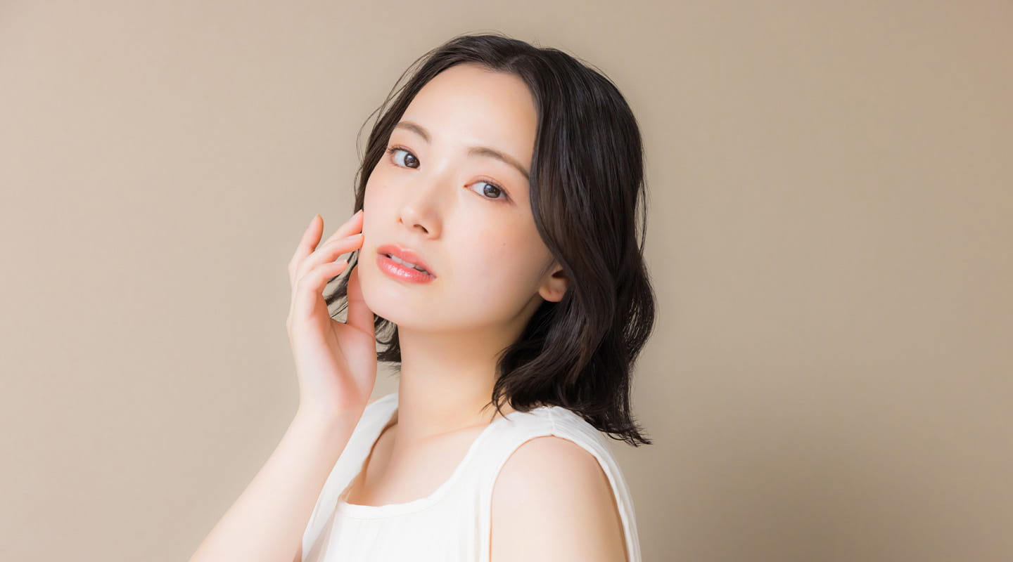 似合わせのコツをつかんで、大人のこなれ外ハネを楽しもう