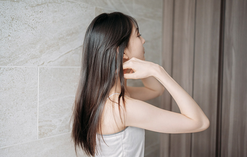 髪をストレートにする方法は