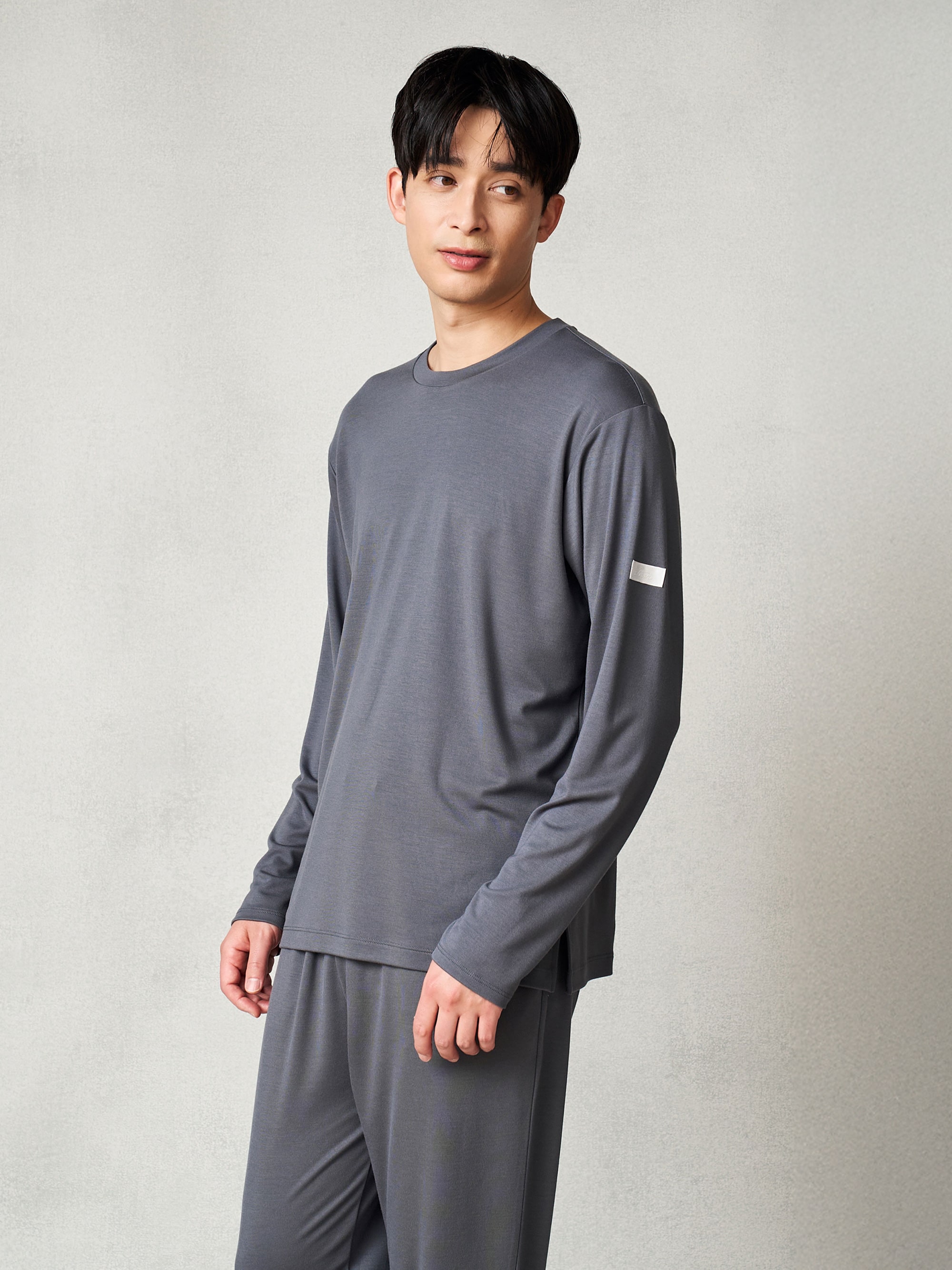 リファ バイタルテック モイストスムース ロングスリーブプルオーバー/MEN ダークグレー M