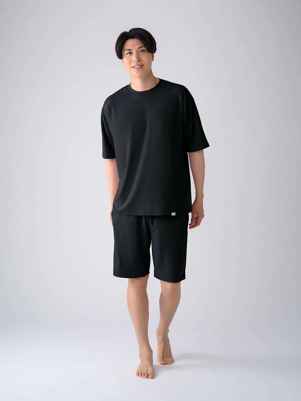 モデル:180cm / Lサイズ着用