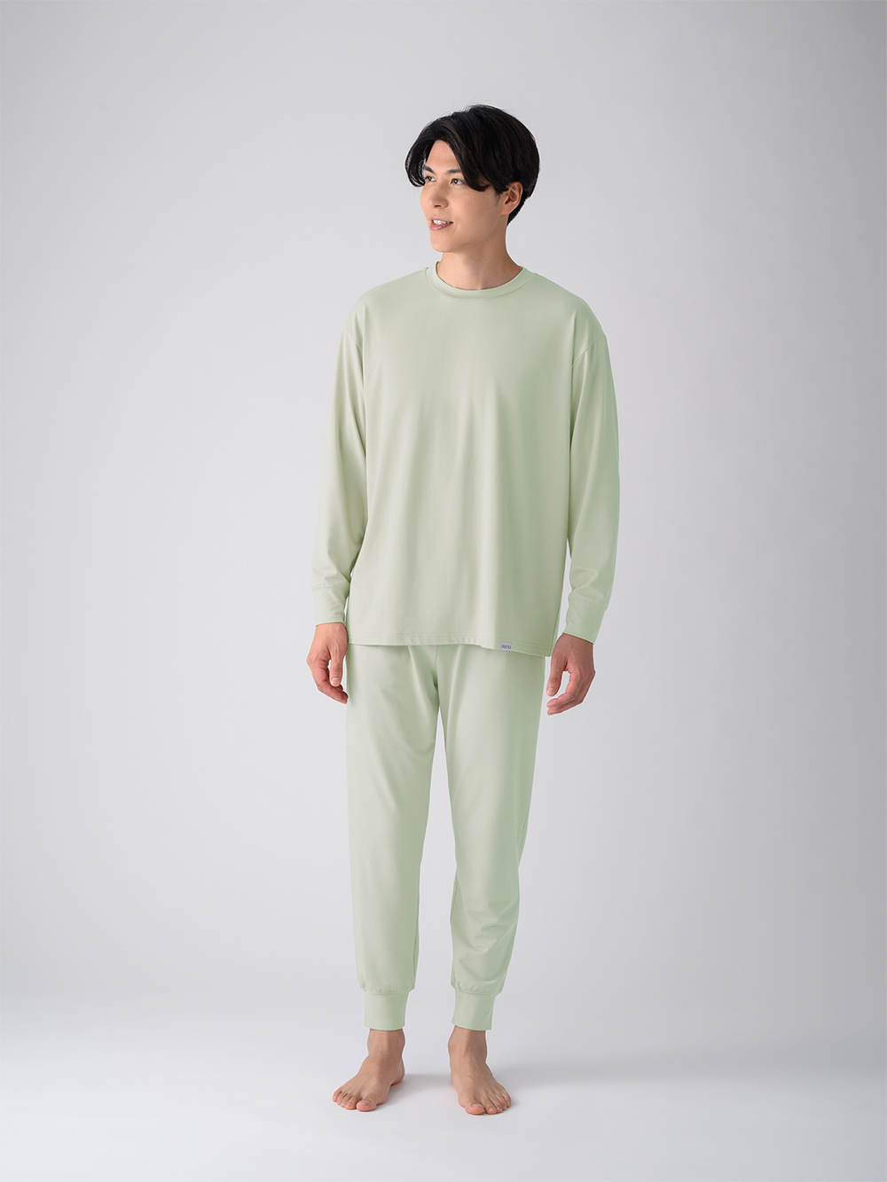 モデル:180cm / Lサイズ着用