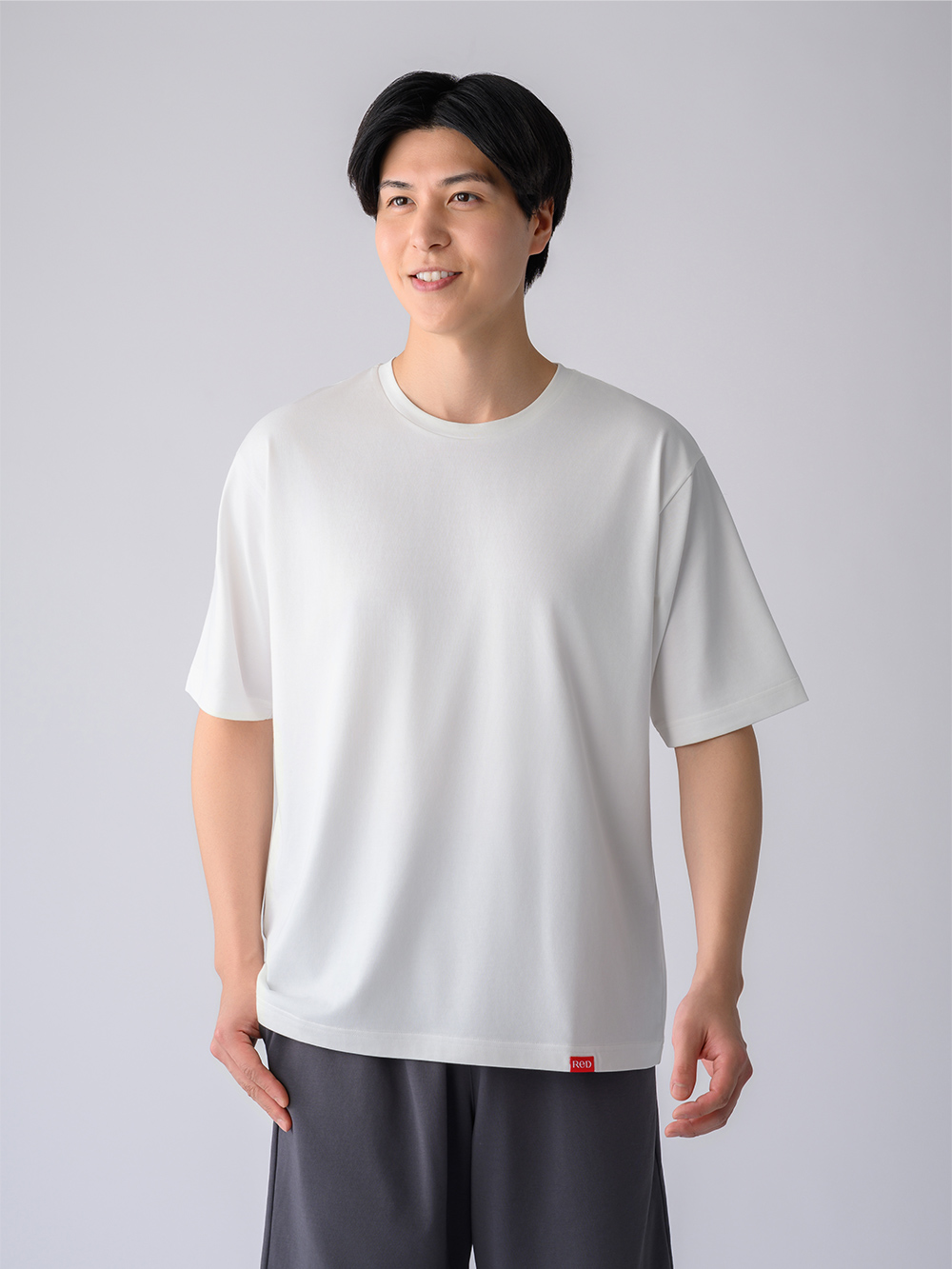 モデル:180cm / Lサイズ着用
